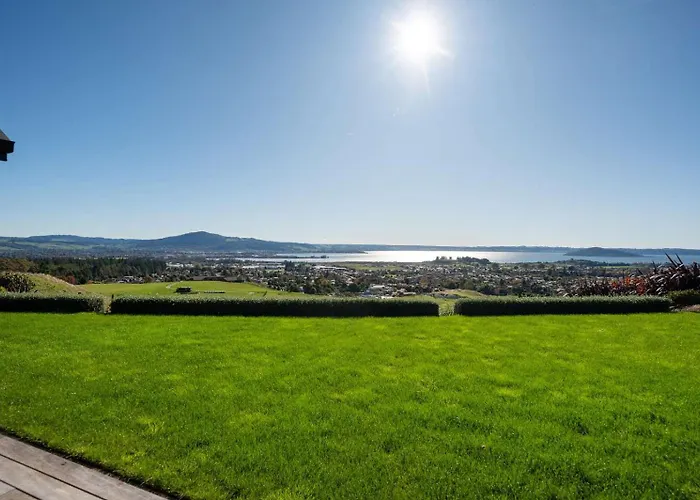 Jojo's Lookout - Stunning Views With Ferienhaus *